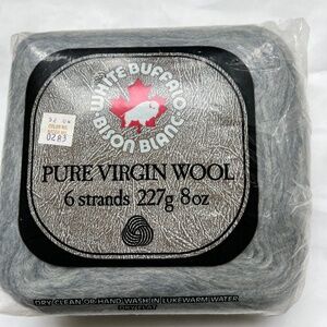 White Buffalo Pure Virgin Wool 6 Strands Blue Varigated 8 oz Made in Canada